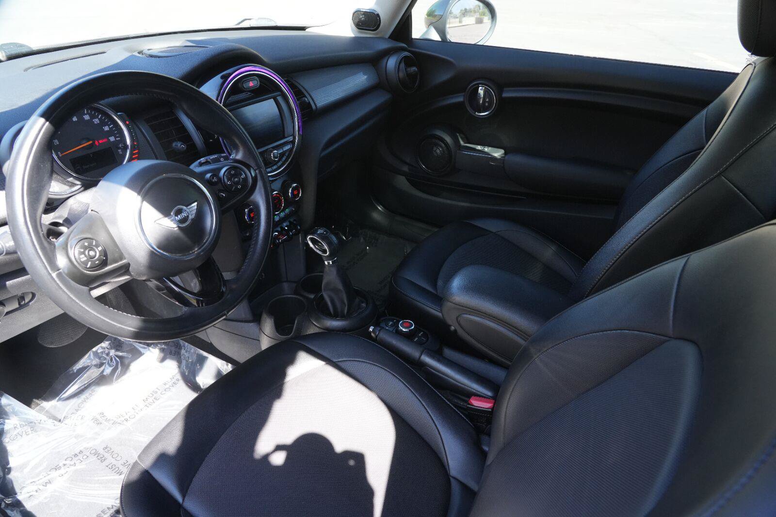 Used 2017 MINI Cooper 2-Door Hardtop FWD image 9