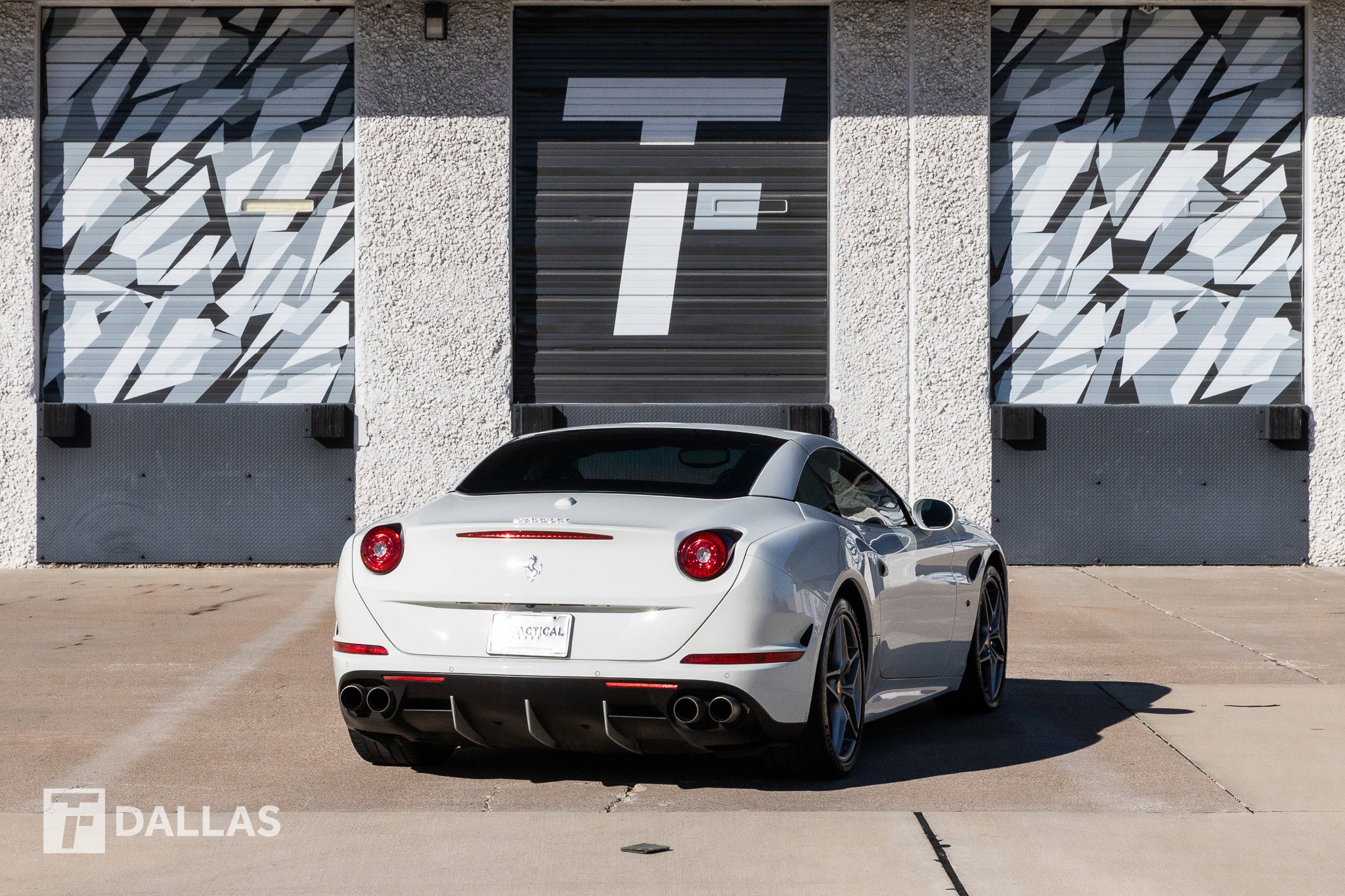 Used 2015 Ferrari California T image 15