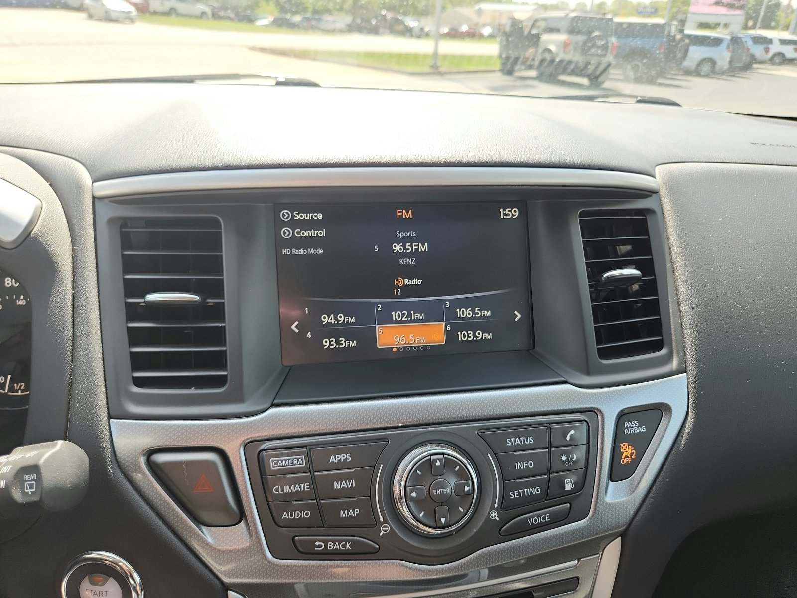 Used 2019 Nissan Pathfinder SL AWD/4WD image 62