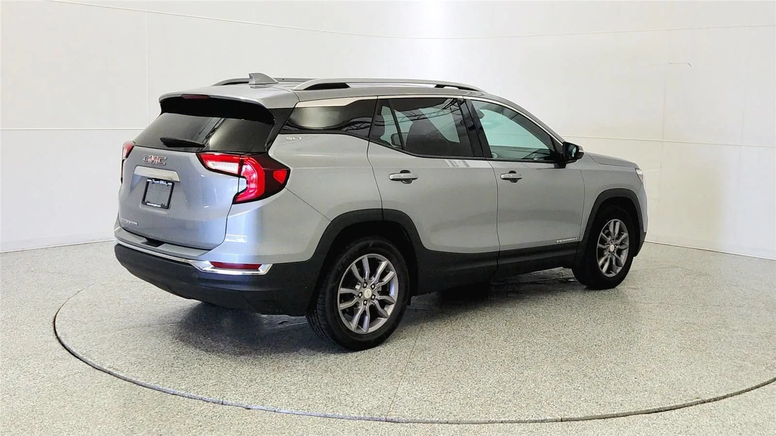 Used 2023 GMC Terrain SLT FWD image 8