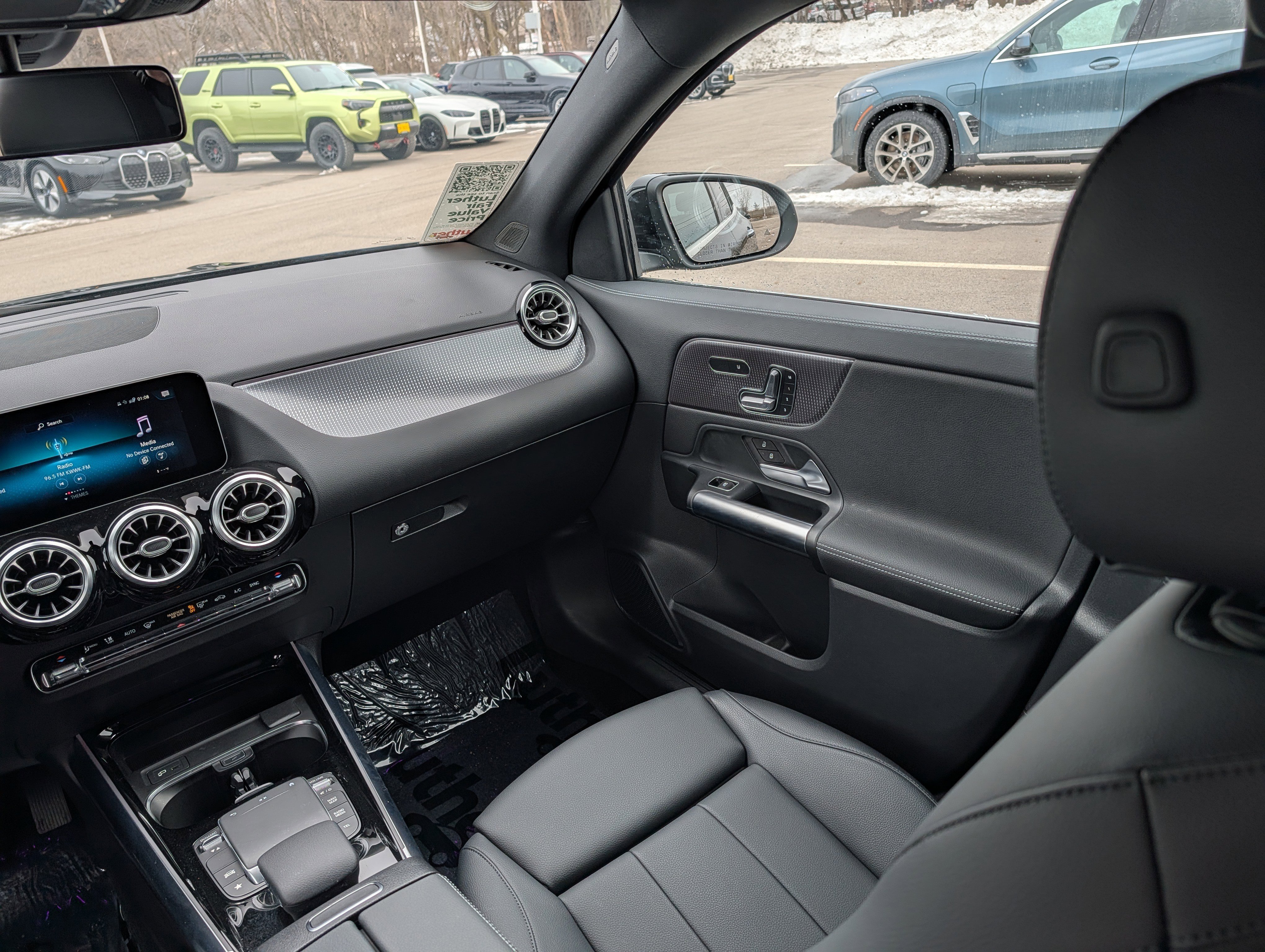 Used 2021 Mercedes-Benz GLA 250 4MATIC image 11