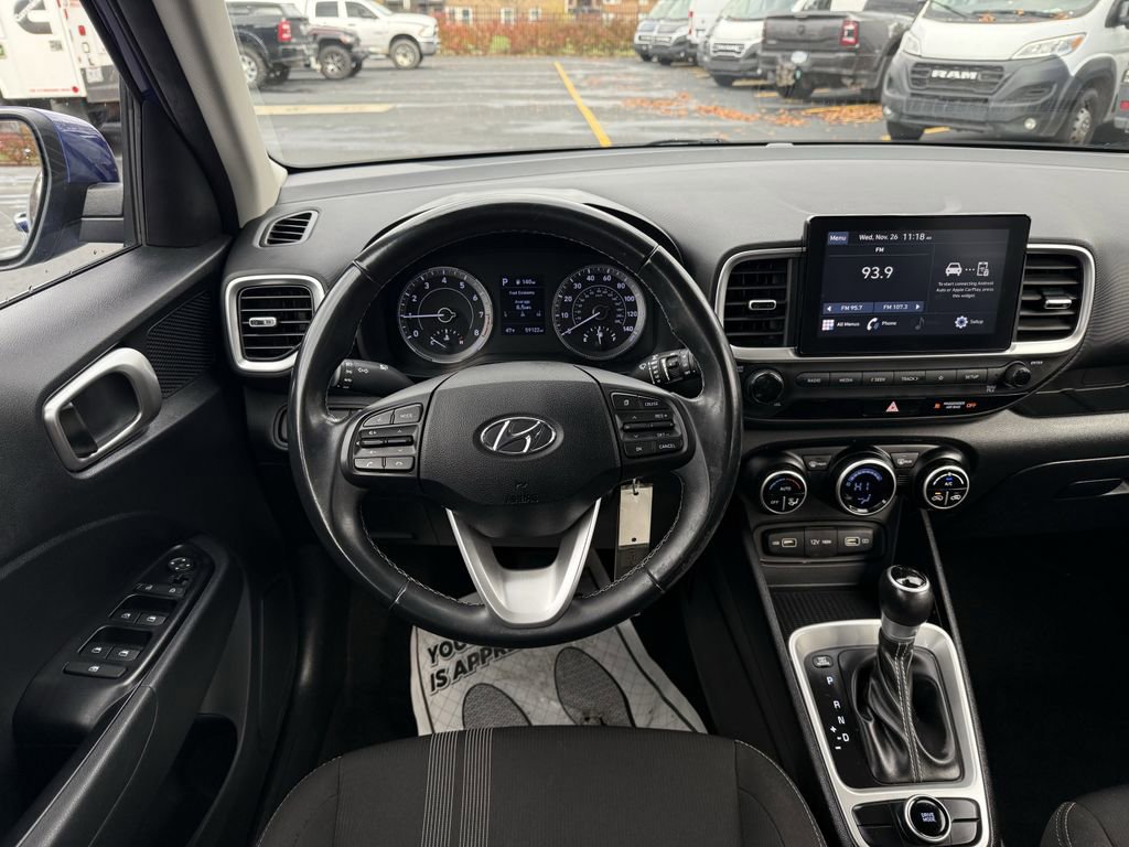 Used 2022 Hyundai Venue SEL image 15