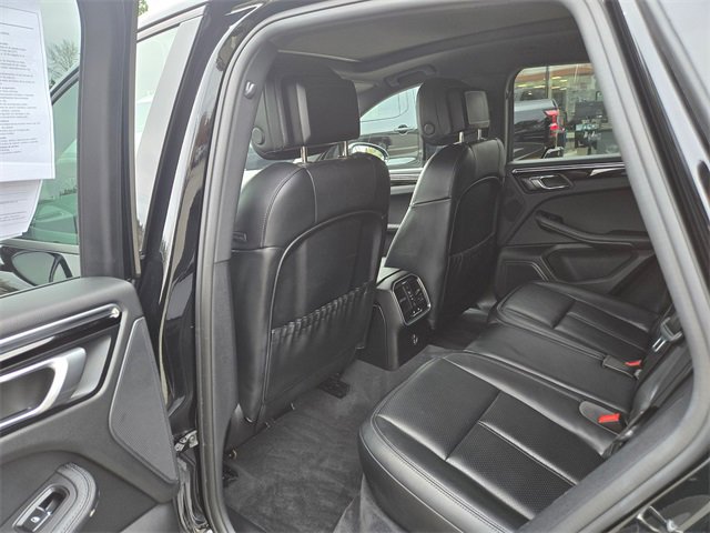 Used 2024 Porsche Macan image 15