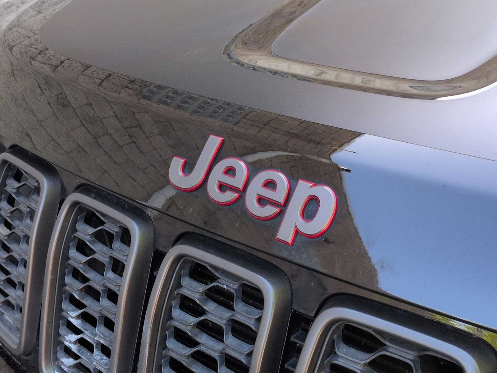 Used 2017 Jeep Grand Cherokee Trailhawk AWD/4WD image 12