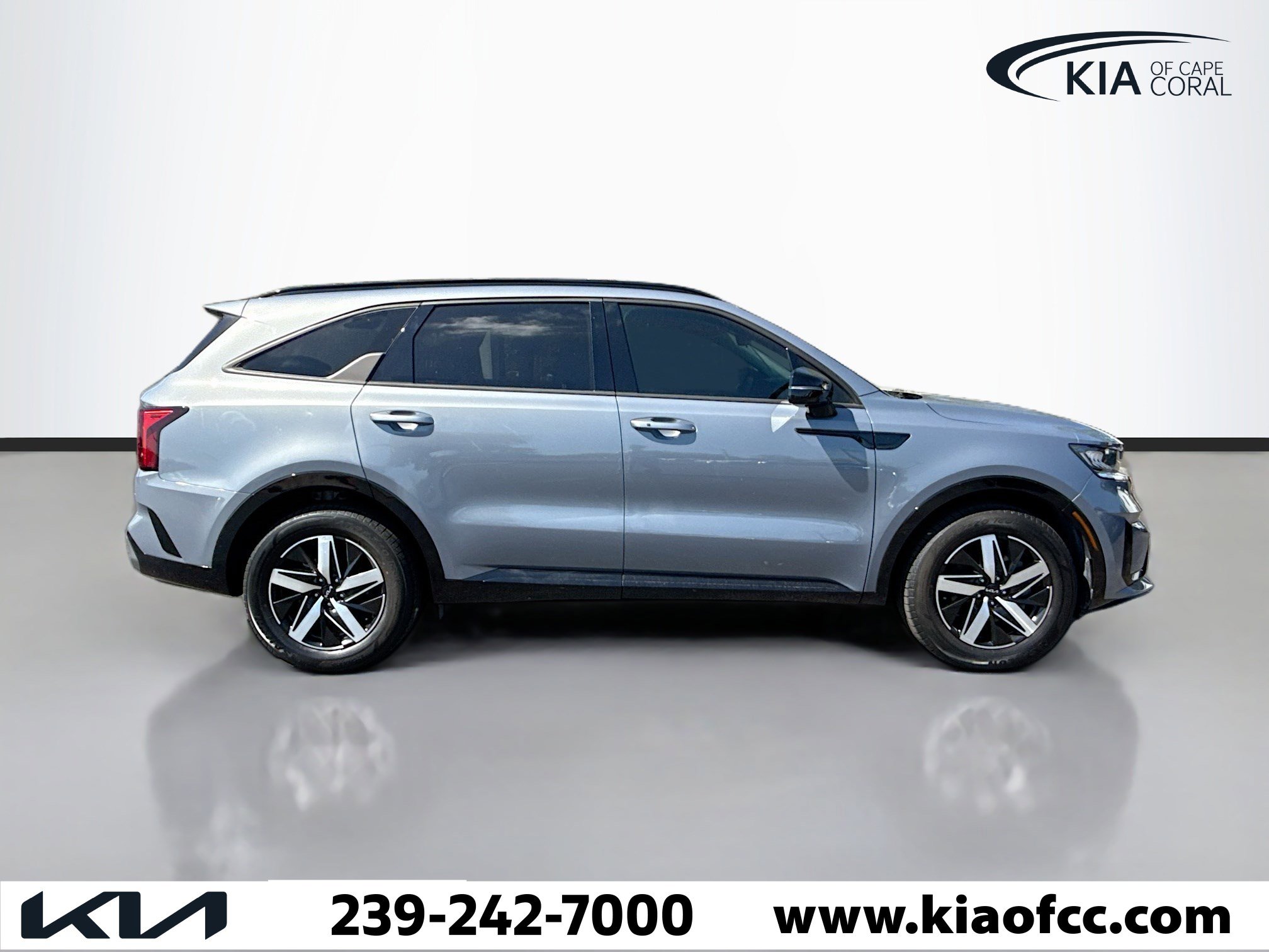 Used 2023 Kia Sorento S w/ Panoramic Sunroof Package image 6