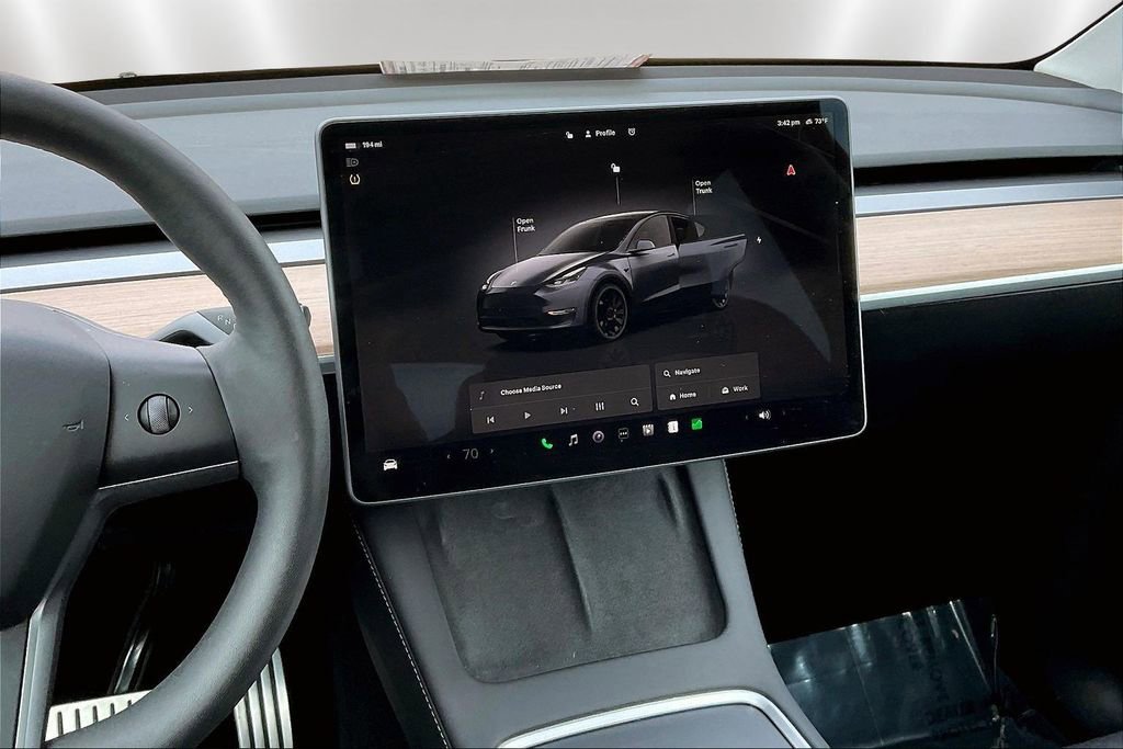 Used 2023 Tesla Model Y Performance image 9