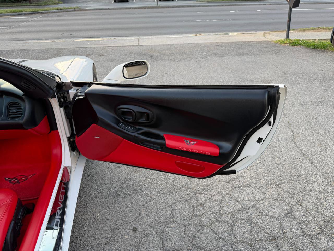 Used 2002 Chevrolet Corvette Convertible w/ Preferred Equipment Group2 RWD image 14