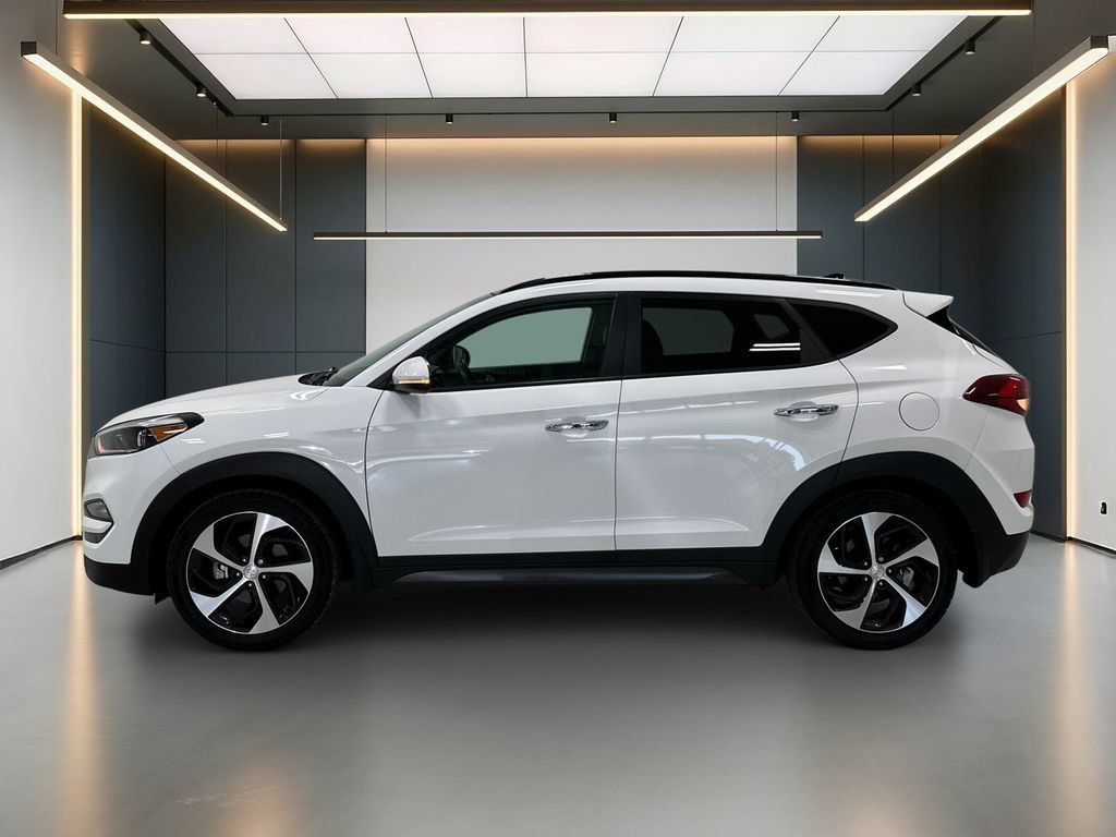 Used 2016 Hyundai Tucson Limited w/ Option Group 03 FWD image 2