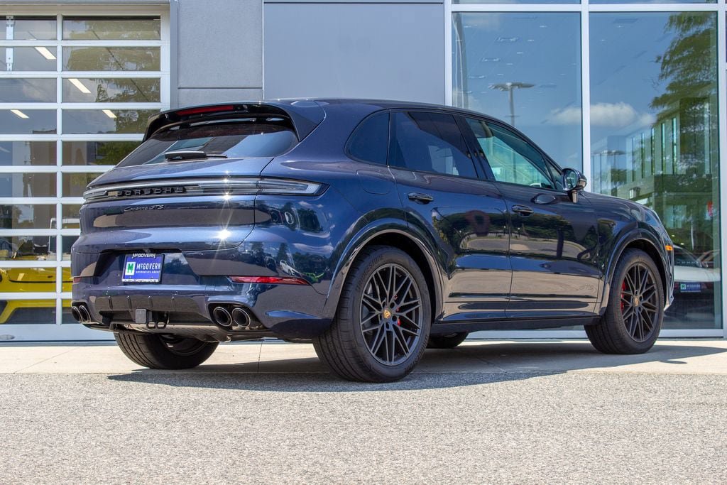 Used 2026 Porsche Cayenne GTS AWD/4WD image 10