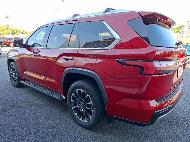 Used 2024 Toyota Sequoia Limited w/ Tow Technology Package RWD image 5