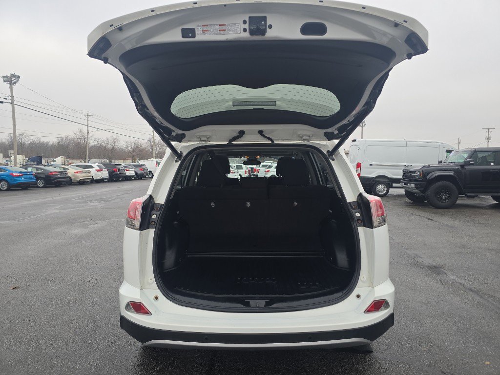 Used 2018 Toyota RAV4 XLE image 9