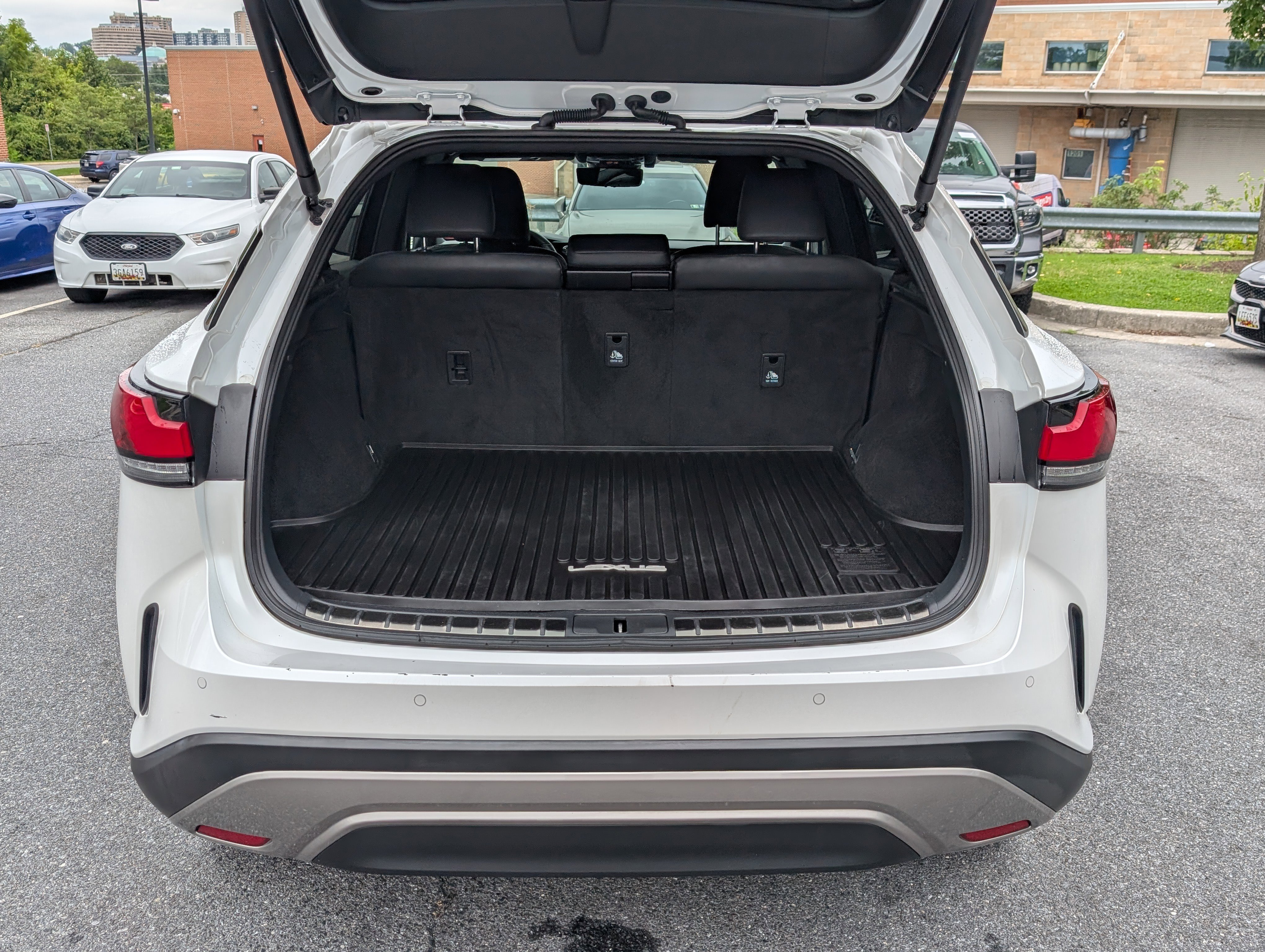 Certified 2023 Lexus RX 350 RX 350h Premium Plus w/ Accessory Package (2T) image 13