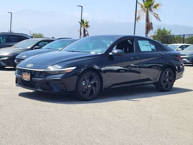 New 2026 Hyundai Elantra Sport FWD image 2