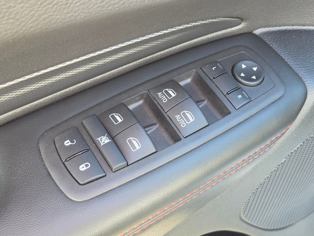 Used 2025 Dodge Durango R/T AWD/4WD image 25