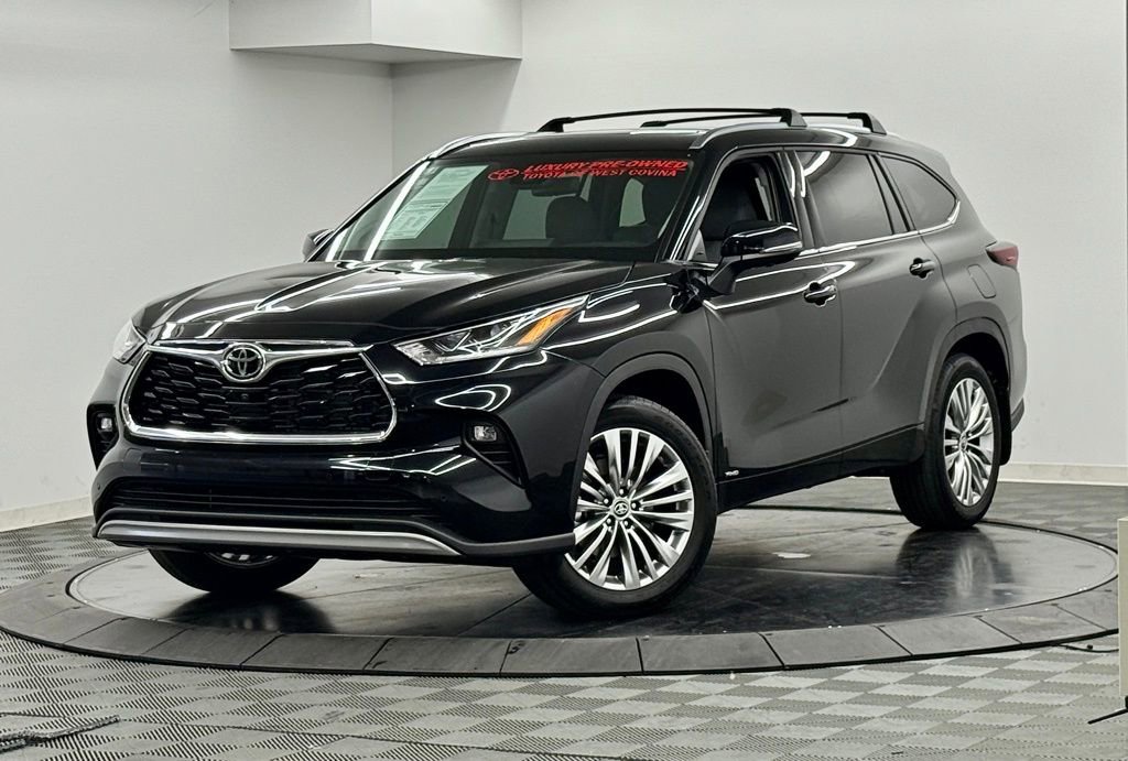Used 2026 Toyota Highlander Platinum image 2