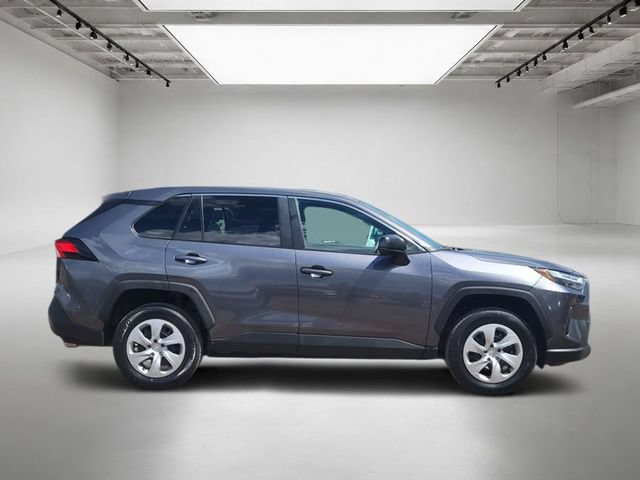 Used 2025 Toyota RAV4 LE AWD/4WD image 7