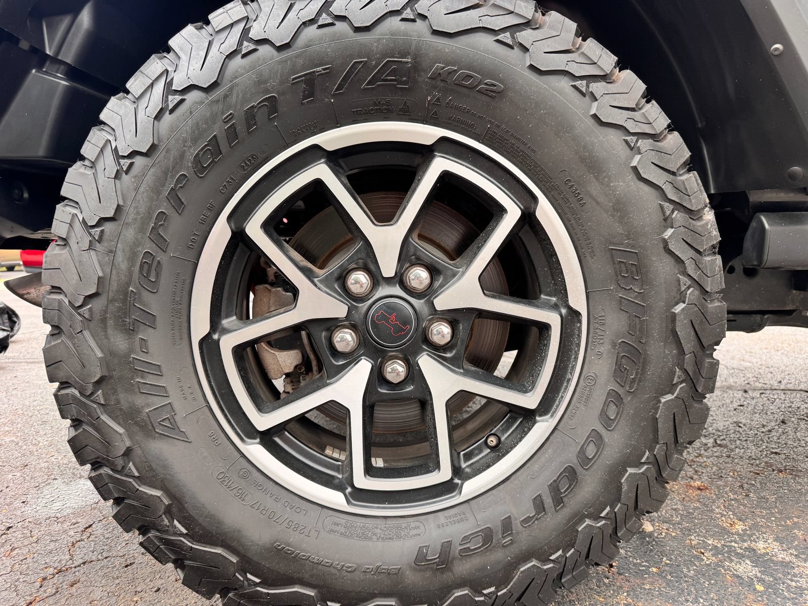 Used 2024 Jeep Wrangler Unlimited Rubicon w/ Dual Top Group AWD/4WD image 31