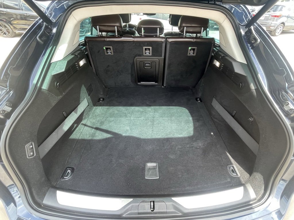 Used 2019 Maserati Levante GranLusso image 13