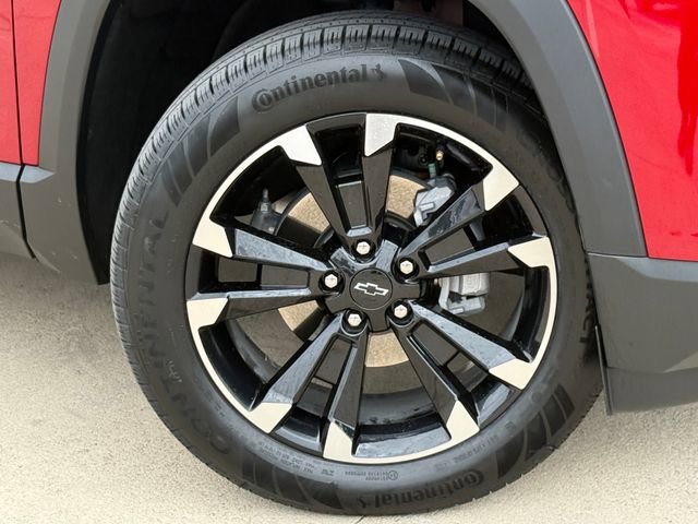 Used 2025 Chevrolet Equinox RS w/ Safety and Technology Package image 2
