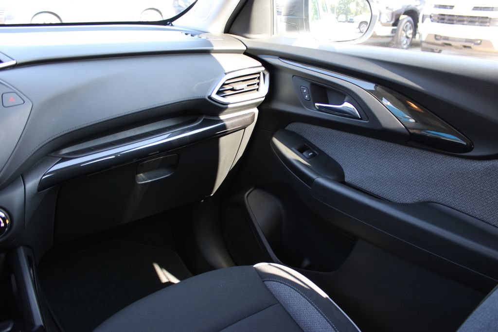 Used 2023 Chevrolet TrailBlazer LS FWD image 33