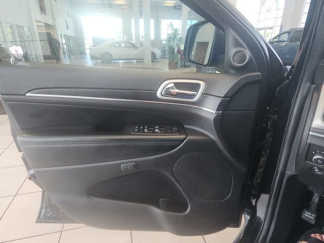 Certified 2021 Jeep Grand Cherokee Limited w/ Luxury Group II AWD/4WD image 31