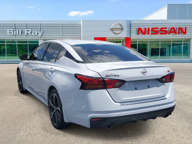 Used 2023 Nissan Altima 2.5 SR w/ SR Premium Package FWD image 4