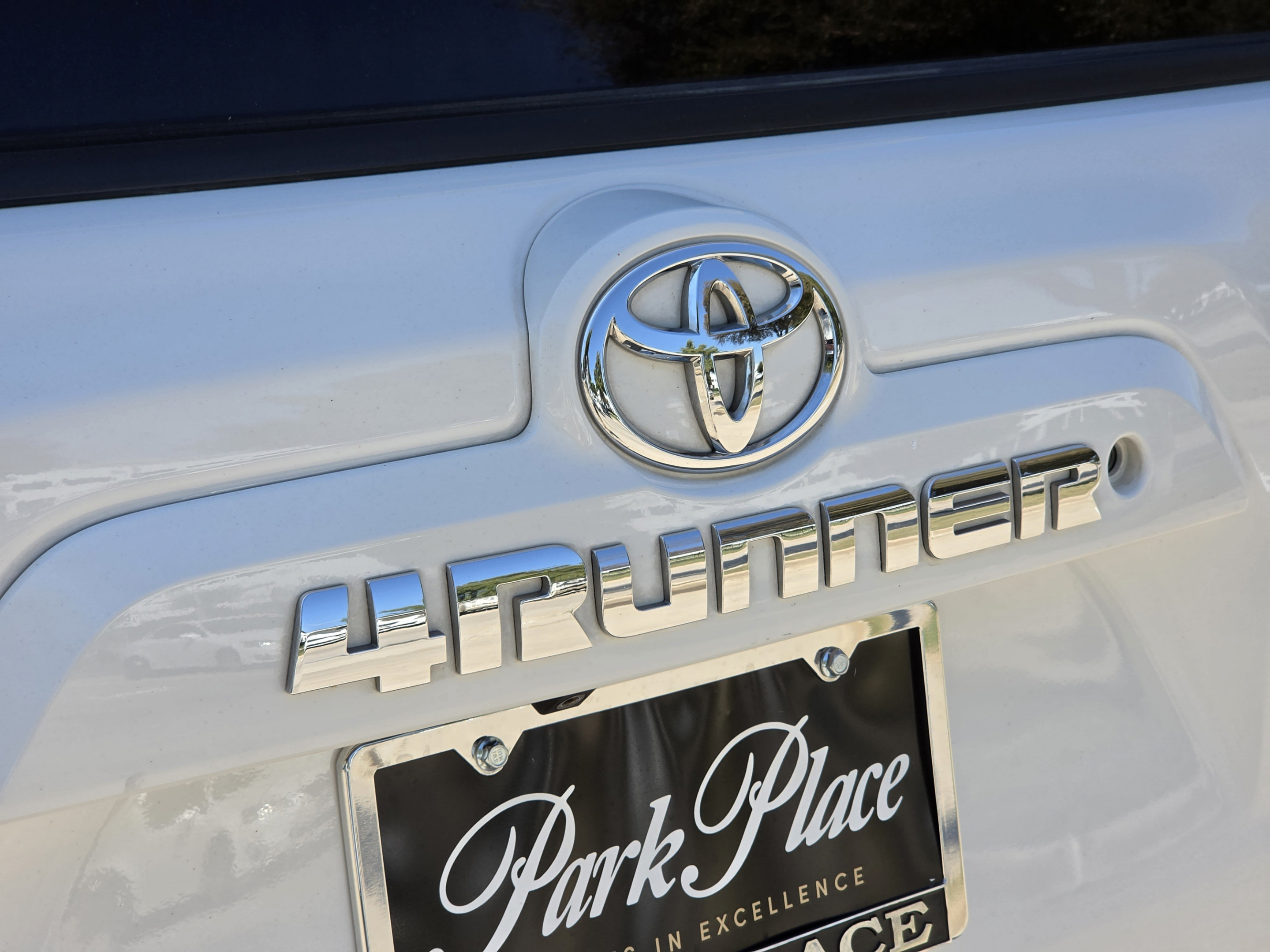 Used 2017 Toyota 4Runner SR5 Premium AWD/4WD image 40