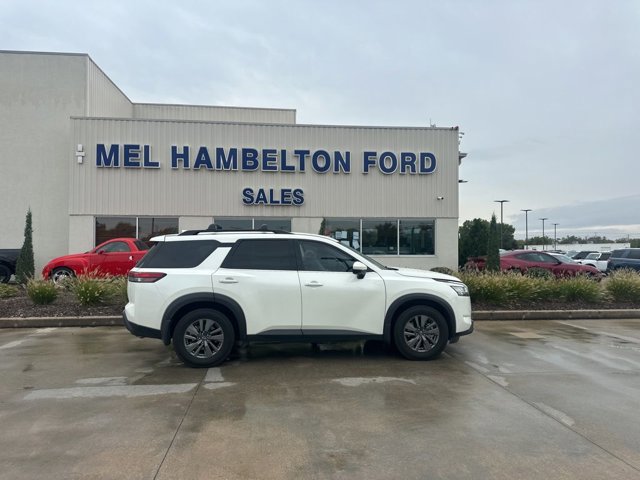 Used 2022 Nissan Pathfinder SV w/ SV Black Package