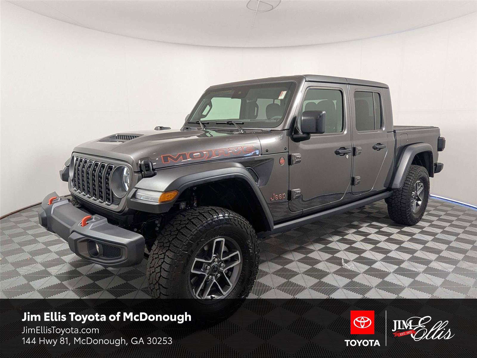 Used 2025 Jeep Gladiator Mojave w/ Convenience Group AWD/4WD image 1
