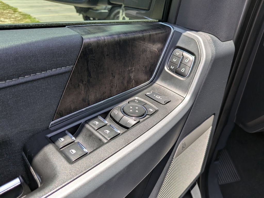 Used 2024 Ford F250 Lariat w/ Lariat Ultimate Package AWD/4WD image 13