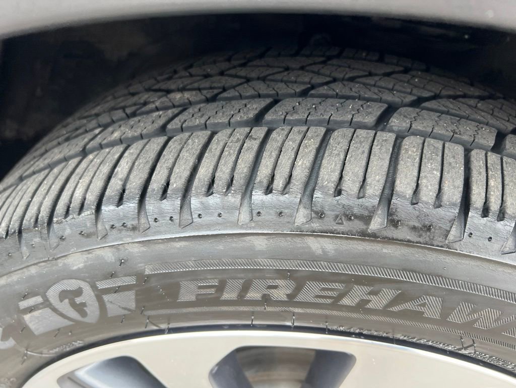 Used 2019 Buick Encore Essence FWD image 39