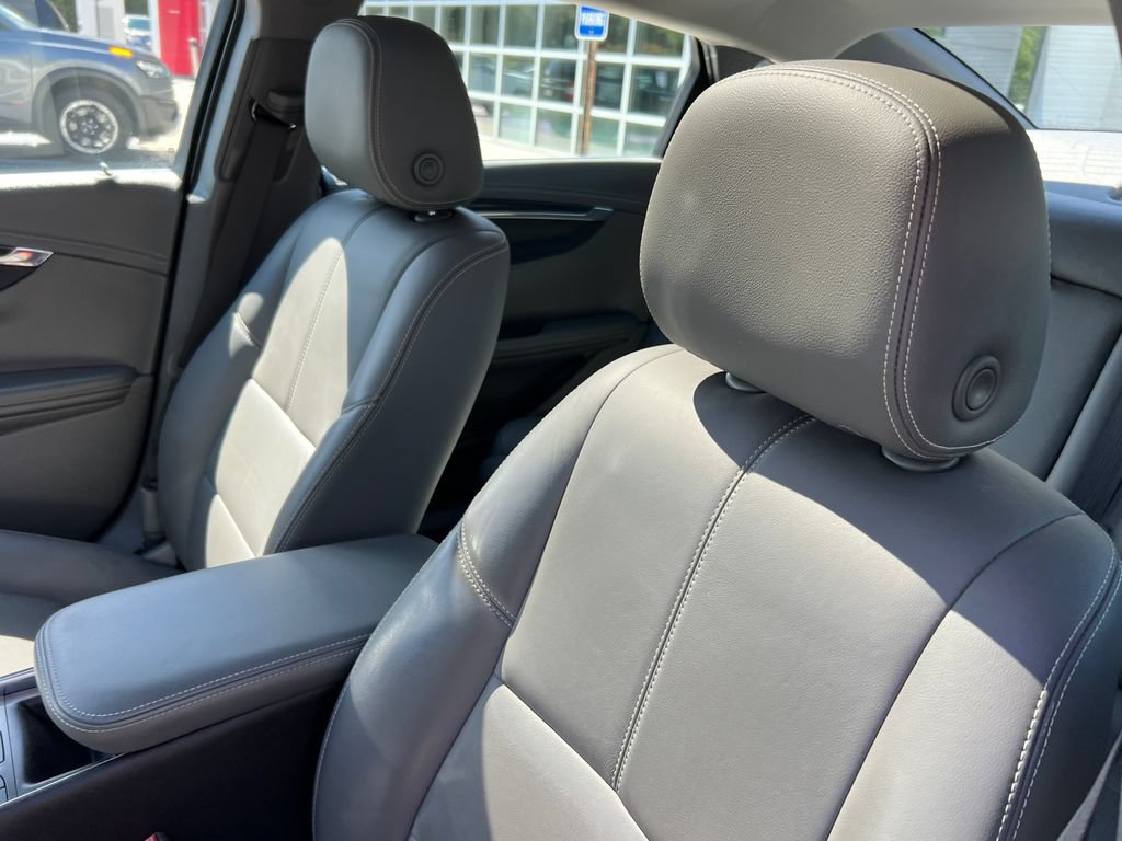 Used 2018 Chevrolet Impala LT w/ LT Leather Package FWD image 10