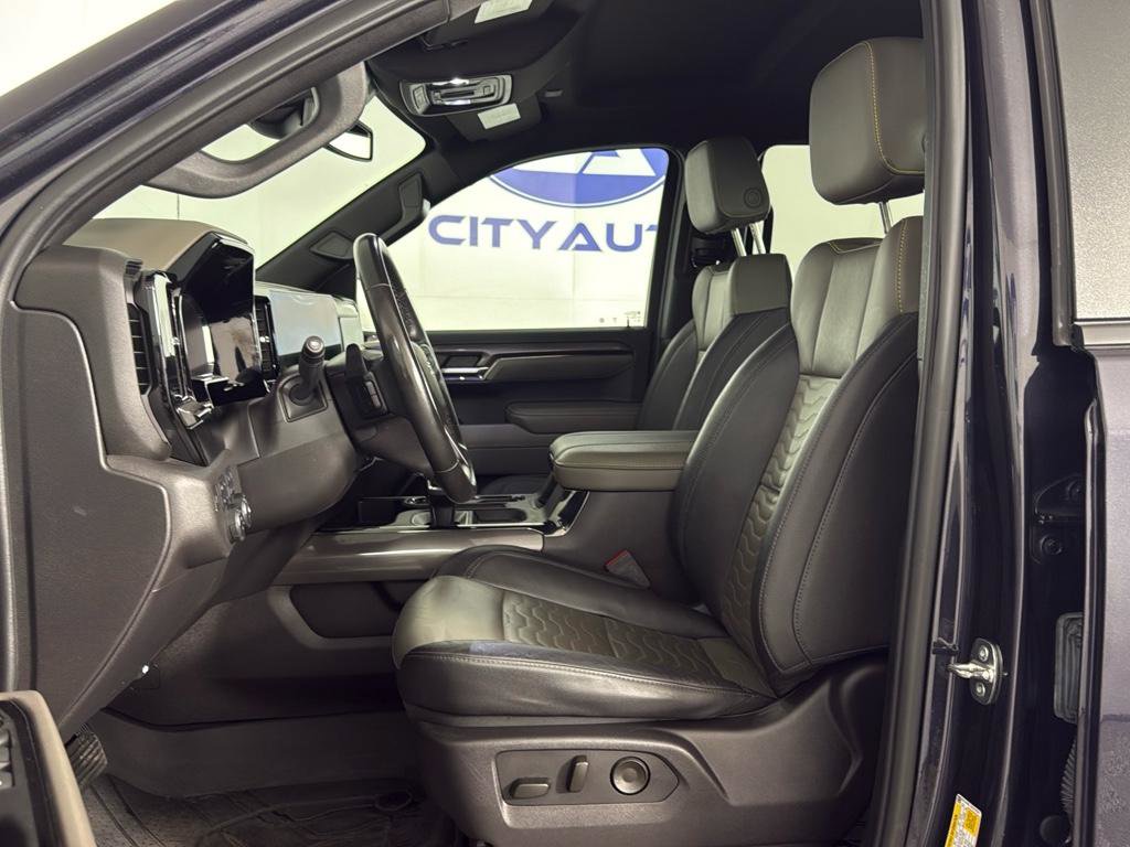 Used 2024 Chevrolet Silverado 1500 ZR2 image 17