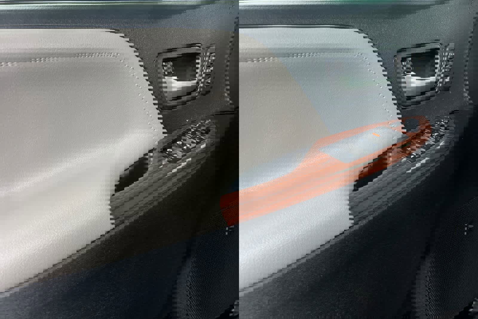 Certified 2019 Toyota Sienna Limited image 12