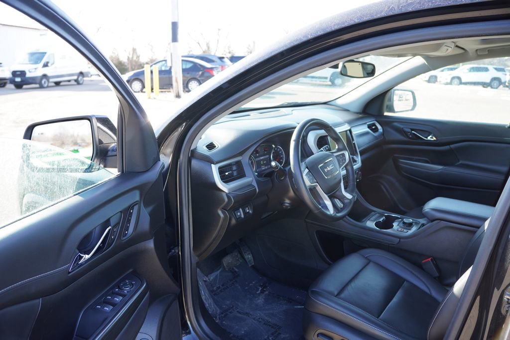 Certified 2023 GMC Acadia SLT w/ Preferred Package image 15