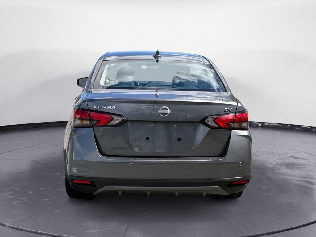Used 2023 Nissan Versa SV image 4