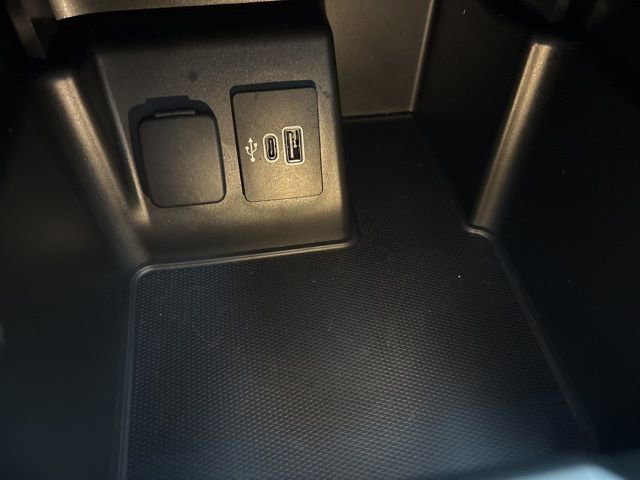 Used 2025 Ford Explorer ST-Line image 18