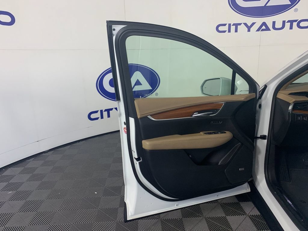 Used 2019 Cadillac XT5 Platinum AWD/4WD image 13