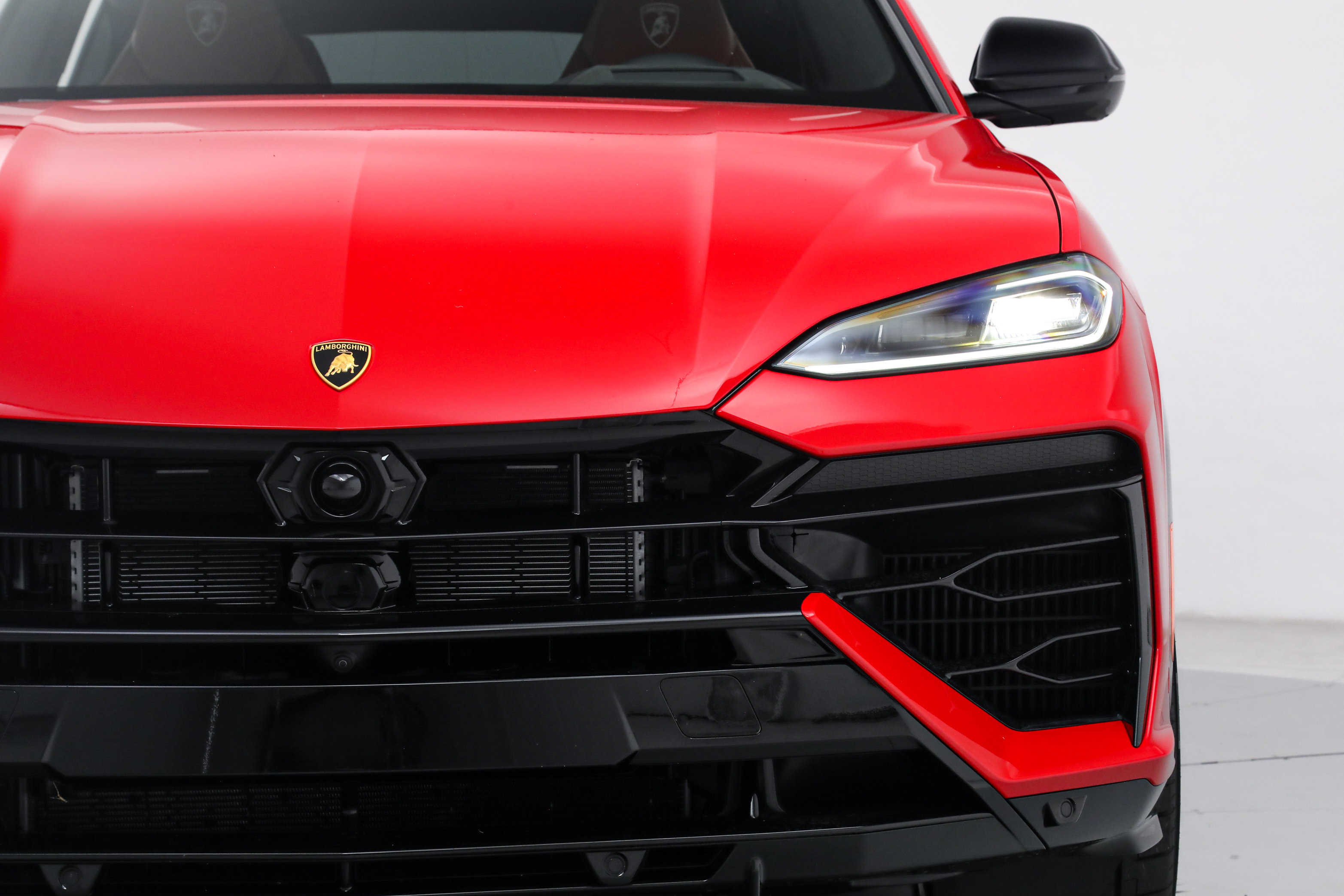 Used 2025 Lamborghini Urus SE AWD/4WD image 10