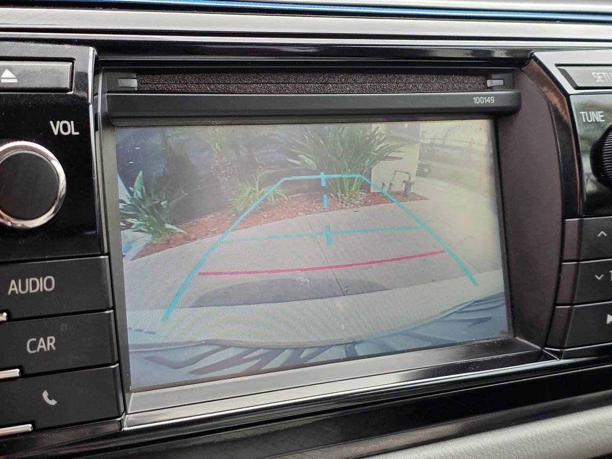 Used 2015 Toyota Corolla LE FWD image 32