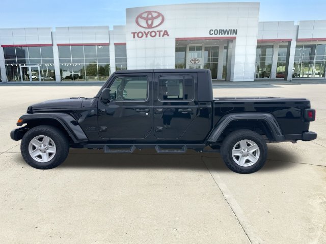 Used 2022 Jeep Gladiator Sport AWD/4WD image 2