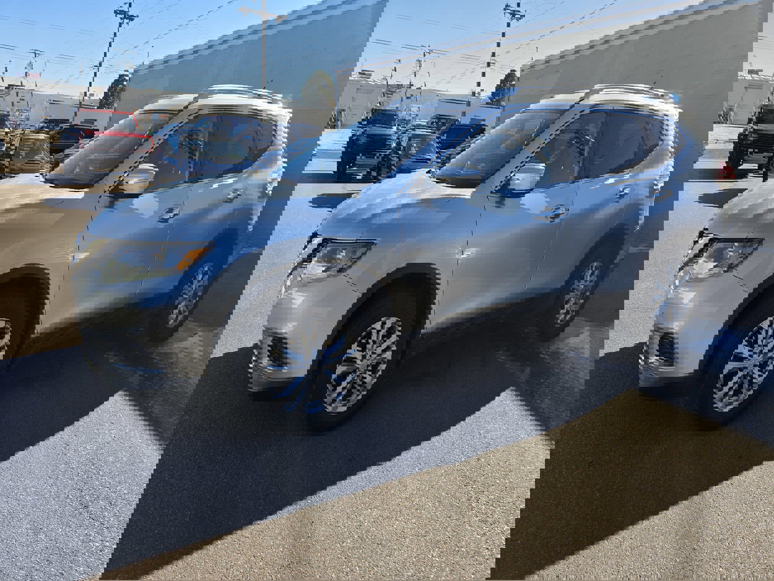 Used 2015 Nissan Rogue SV image 5