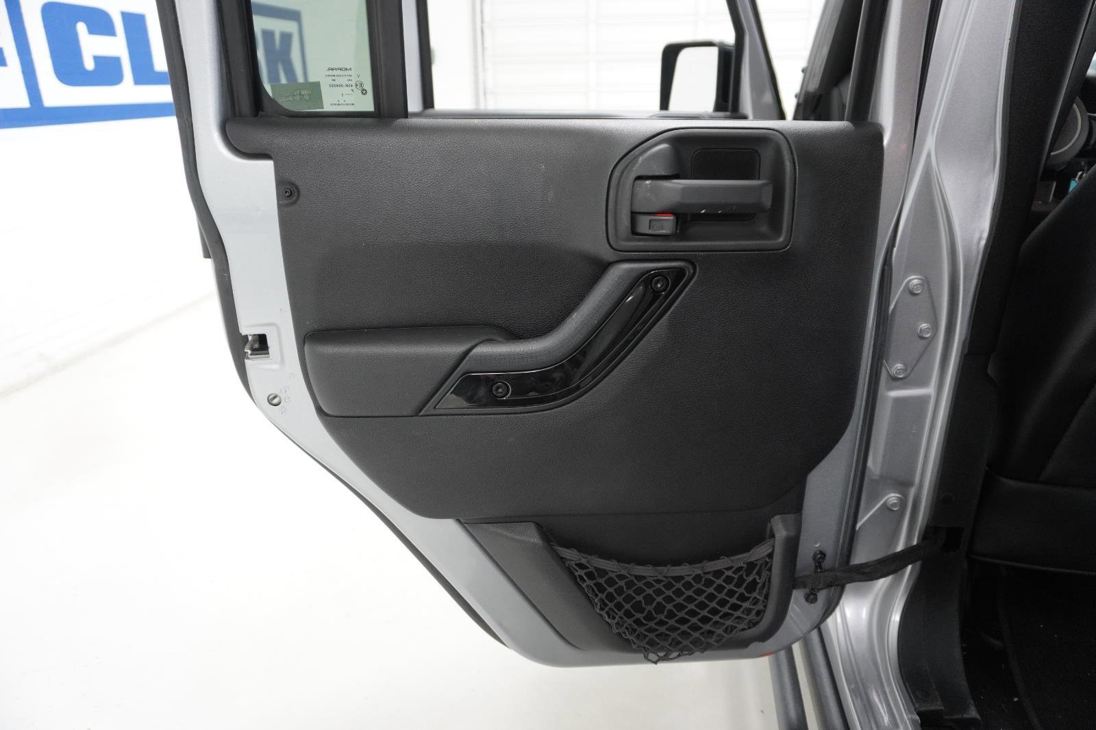 Used 2015 Jeep Wrangler Altitude image 26