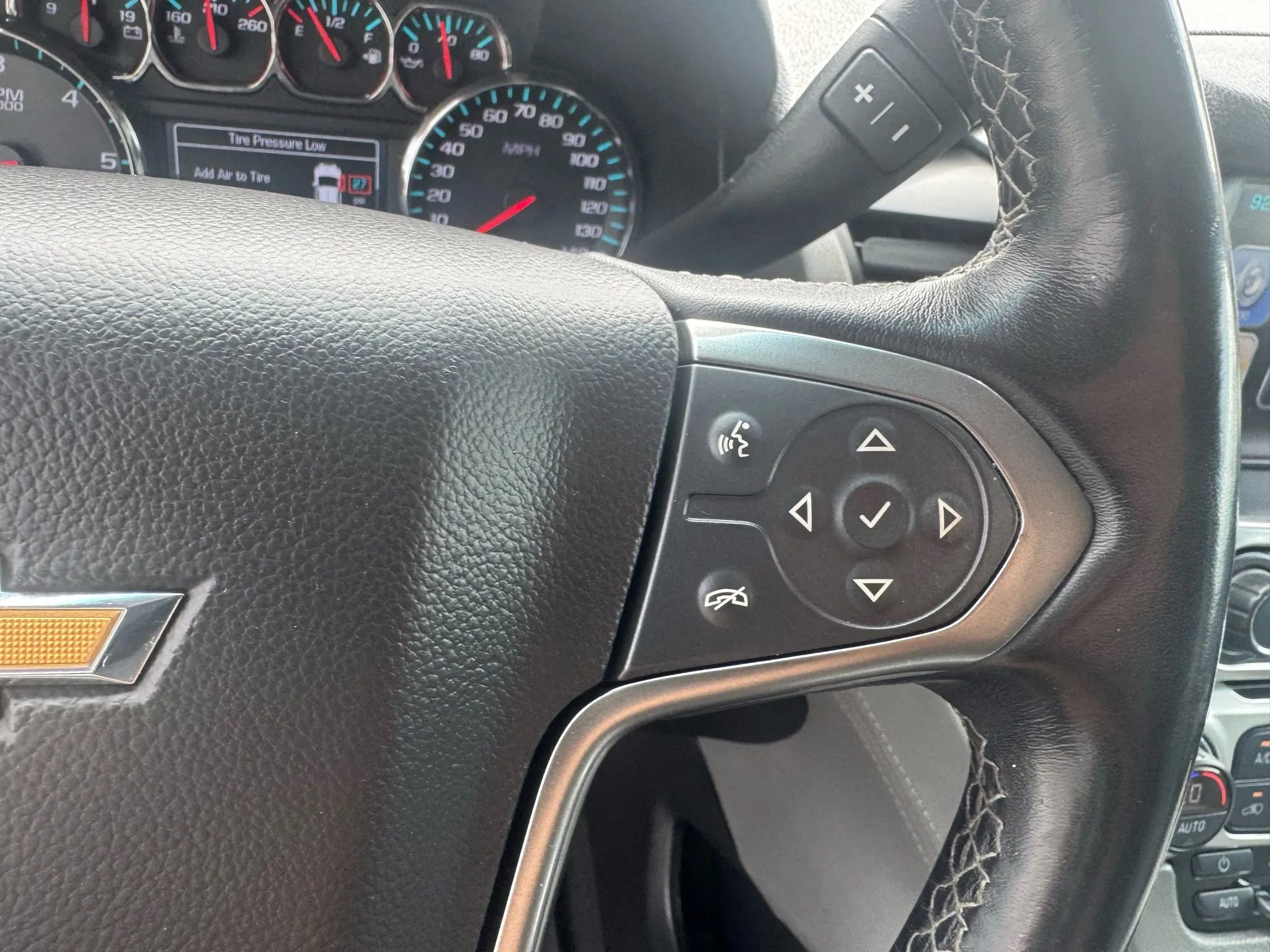 Used 2019 Chevrolet Tahoe LT w/ Luxury Package AWD/4WD image 35