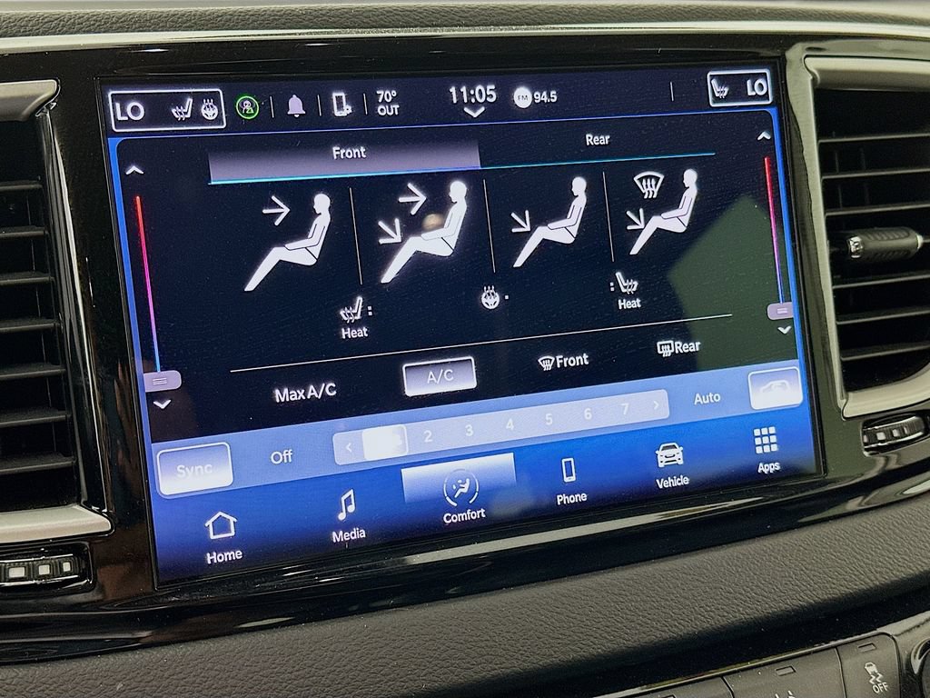 Certified 2024 Chrysler Pacifica Touring-L FWD image 24