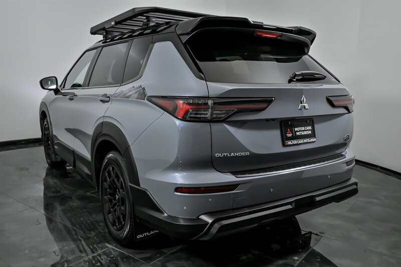 New 2026 Mitsubishi Outlander SE image 7