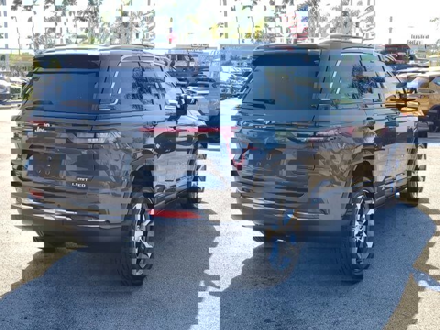 Certified 2024 Jeep Grand Cherokee Limited image 7