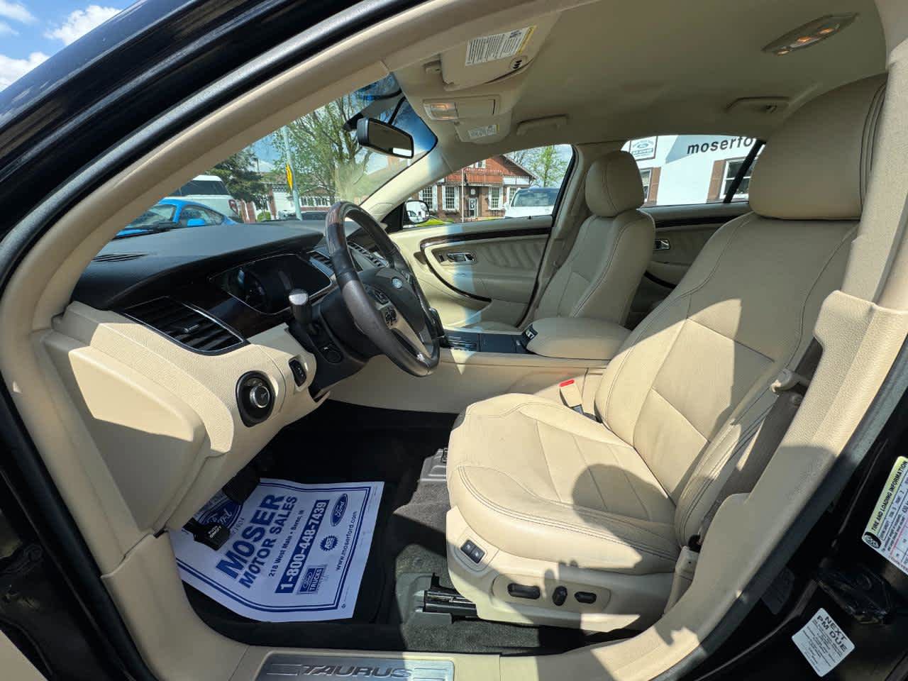 Used 2016 Ford Taurus Limited FWD image 2
