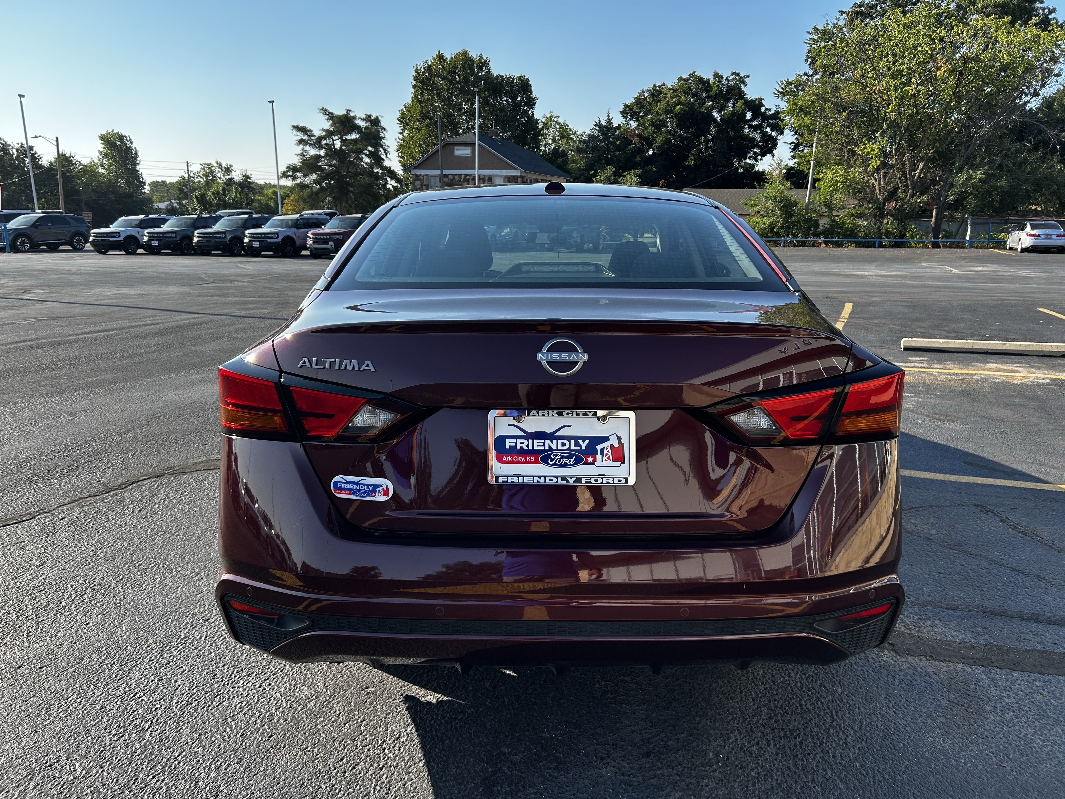 Used 2025 Nissan Altima 2.5 SV FWD image 8