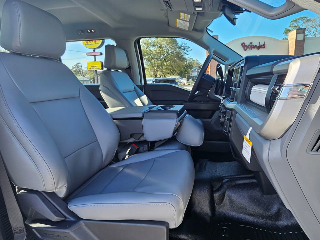 New 2026 Ford F250 XL w/ XL Chrome Package image 7